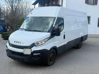 Gebraucht Iveco Daily 116 PS (85 kW) 2018 Weiß Van / Kleinbus