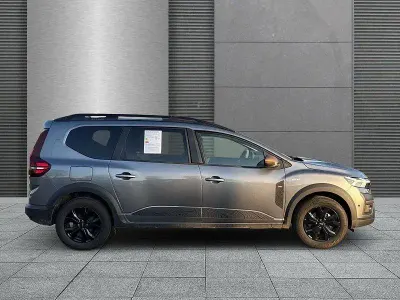 Usata Dacia Jogger Extreme 141 CV (103 kW) 2025 Grigio Monovolume