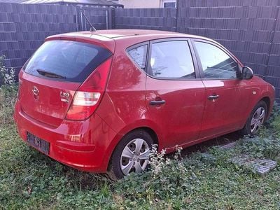 Gebraucht Hyundai i30 Edition+ 109 PS (80 kW) 2009 Rot Limousine