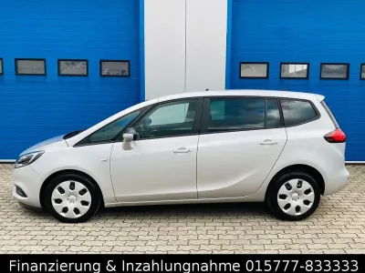 Używany Opel Zafira Tourer 170 KM (125 kW) 2017 Srebrny Minivan