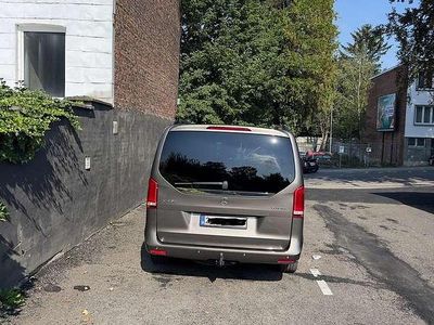 Braun Gebraucht 2016 Mercedes V250 Avantgarde Edition Van / Kleinbus | 32.000 € (Fairer Preis)