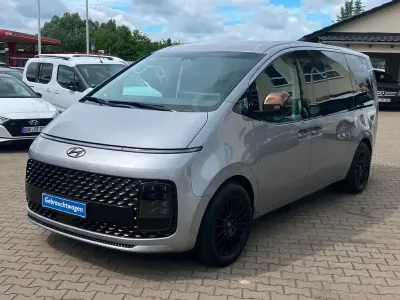 Gebraucht Hyundai Staria Premium 177 PS (130 kW) 2023 Grau Van / Kleinbus