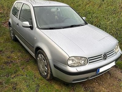Silber Gebraucht 2000 VW Golf IV Kleinwagen | 2.500 € (Teuer)