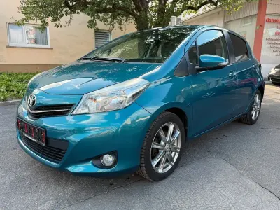 Gebraucht Toyota Yaris Club 99 PS (72 kW) 2012 Kleinwagen