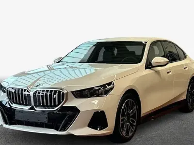 Neu BMW i5 Performance 250 kW (340 PS) 2026 Weiß (alpinweiß uni) Limousine