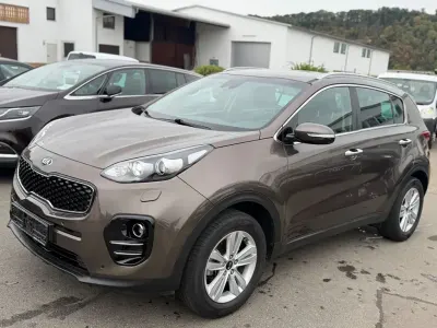 Gebraucht Kia Sportage Spirit 132 PS (97 kW) 2016 Sand track SUV