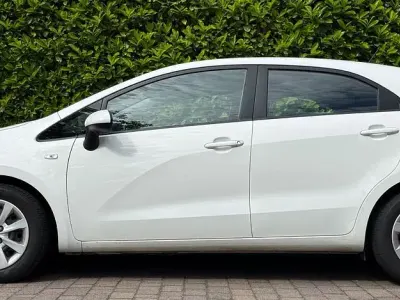 Gebraucht Kia Rio 84 PS (61 kW) 2016 Weiß Kleinwagen