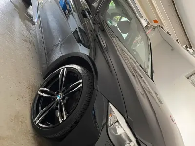 Gebraucht BMW 320 163 PS (119 kW) 2014 Schwarz Limousine