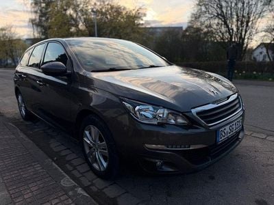 Gebraucht Peugeot 308 SW Active 131 PS (96 kW) 2015 Grau Kombi
