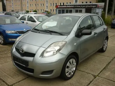 Gebraucht Toyota Yaris Cool 69 PS (50 kW) 2011 Grau Kleinwagen