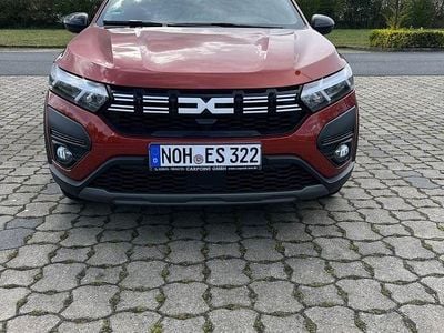 Begagnad Dacia Jogger Extreme 101 HK (74 kW) 2023 Brun Minibuss