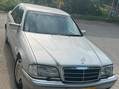 Mercedes C240