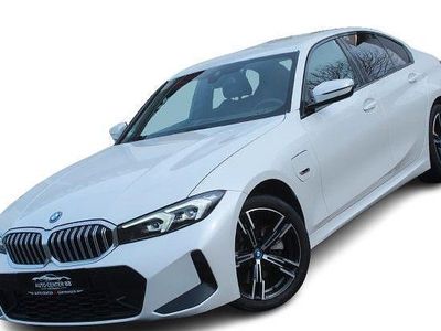 Weiß Gebraucht 2022 BMW 320e M Sport Limousine | 28.900 € (Teuer)