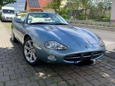 Jaguar XK8