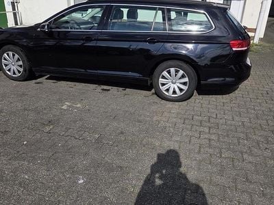 Gebraucht VW Passat Comfortline 150 PS (110 kW) 2018 Schwarz Kombi