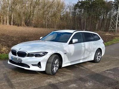Gebraucht BMW 320e Sport Line 204 PS (150 kW) 2021 Weiß Kombi