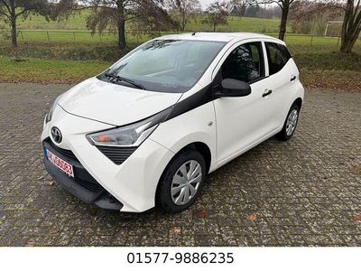 Second-hand Toyota Aygo 72 CP (52 kW) 2021 Alb Hatchback