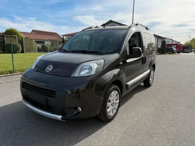 Gebraucht Fiat Qubo Trekking 95 PS (69 kW) 2013 Schwarz Van / Kleinbus