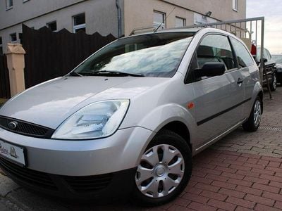 Gebraucht Ford Fiesta Ambiente 69 PS (50 kW) 2004 Silber Kleinwagen