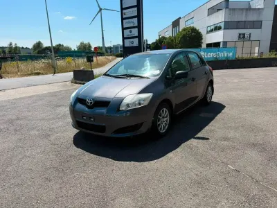 Gebraucht Toyota Auris 90 PS (66 kW) 2008 Grau Kleinwagen