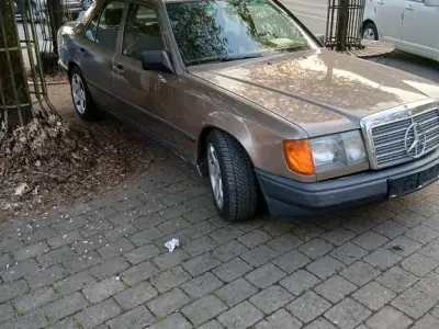 Brugt Mercedes 230 179 HK (131 kW) 1988 Grå Sedan