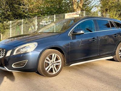 Gebraucht Volvo V60 Momentum 163 PS (119 kW) 2011 Blau Kombi