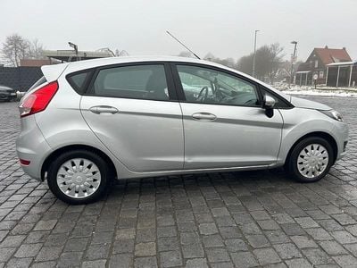 Silber Gebraucht 2014 Ford Fiesta Limousine | 3.200 €
