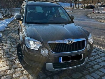 Braun Gebraucht 2012 Skoda Yeti SUV | 5.750 € (Fairer Preis)