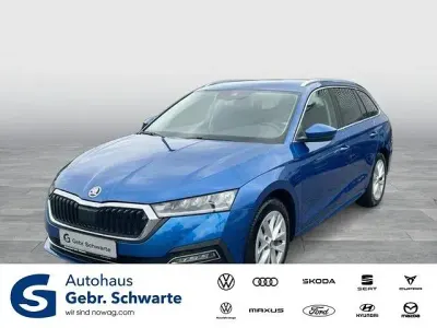 Gebraucht Skoda Octavia First Edition 150 PS (110 kW) 2022 Raceblau metallic Kombi