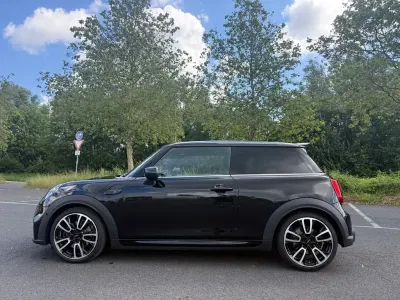 Gebraucht Mini John Cooper Works 178 PS (130 kW) 2021 Schwarz Kleinwagen