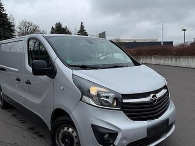 Gebraucht Opel Vivaro 120 PS (88 kW) 2015 Silber Van / Kleinbus