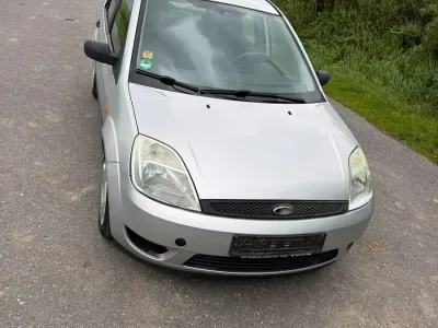 Gebraucht Ford Fiesta 70 PS (51 kW) 2005 Grau Kleinwagen