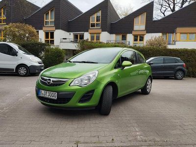 Second-hand Opel Corsa Color Edition 75 CP (55 kW) 2012 Verde Hatchback