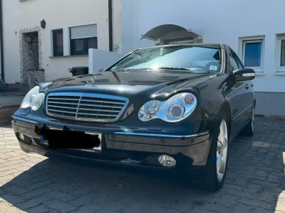 Gebraucht Mercedes C200 163 PS (119 kW) 2003 Schwarz Limousine