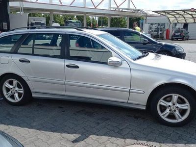 Mercedes C200