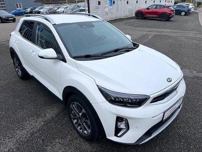 Gebraucht Kia Stonic Spirit 120 PS (88 kW) 2021 Weiß SUV