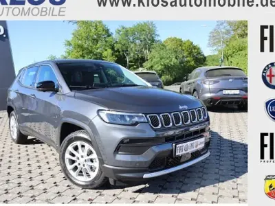 Usado Jeep Compass Altitude 130 HP (95 kW) 2024 Cinzento SUV