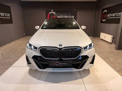 Gebraucht BMW 520 M Sport 208 PS (152 kW) 2025 Mineralweiss metallic Limousine