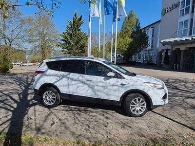 Usado Ford Kuga Business Edition 150 HP (110 kW) 2016 Branco SUV