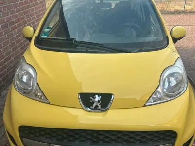 Gebraucht Peugeot 107 50 PS (36 kW) 2008 Gelb Kleinwagen