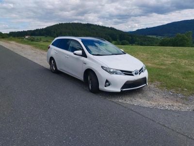 Toyota Auris Hybrid