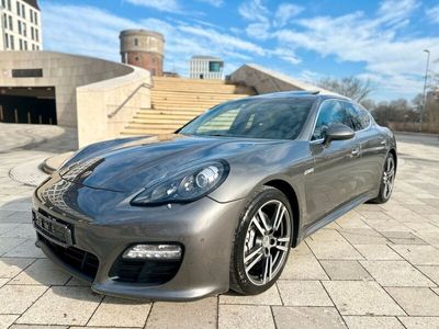 Porsche Panamera 4S