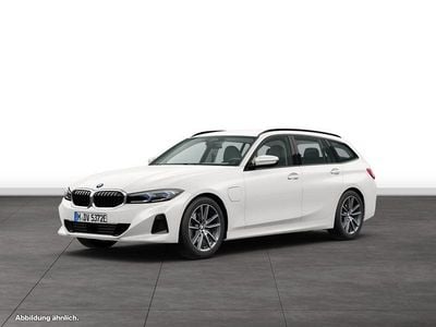 Gebraucht BMW 330e Comfort Edition 292 PS (214 kW) 2025 Kombi