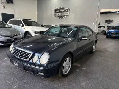Gebraucht Mercedes CLK320 Avantgarde 218 PS (160 kW) 2001 Blau Coupé