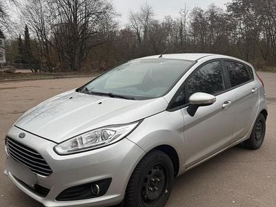 Silber Gebraucht 2015 Ford Fiesta Kleinwagen | 5.000 € (Fairer Preis)