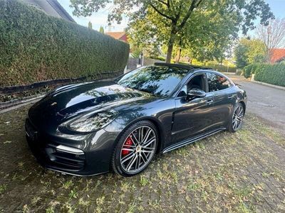 Porsche Panamera 4S