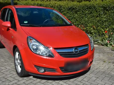 Gebraucht Opel Corsa Innovation 90 PS (66 kW) 2009 Rot Kleinwagen