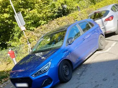 Gebraucht Hyundai i30 140 PS (102 kW) 2018 Blau Limousine
