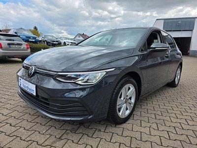 Gebraucht VW Golf VIII Life 110 PS (80 kW) 2024 Grau Limousine