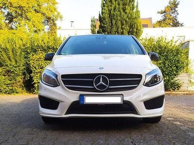 Gebraucht Mercedes B200 AMG line 136 PS (100 kW) 2017 Weiß Van / Kleinbus